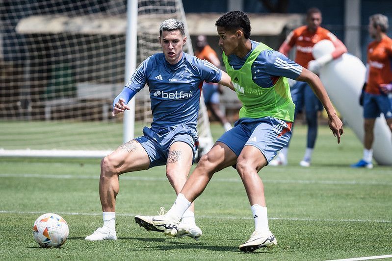 Vital titular no Cruzeiro? Jogador revela conversas com técnico Fernando Diniz