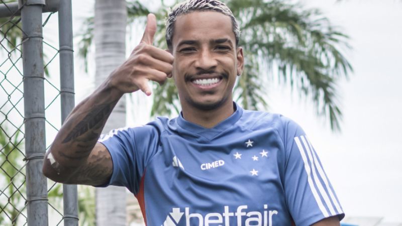 Após estreia pela Seleção, Matheus Pereira 'reforça' treino do Cruzeiro na Toca