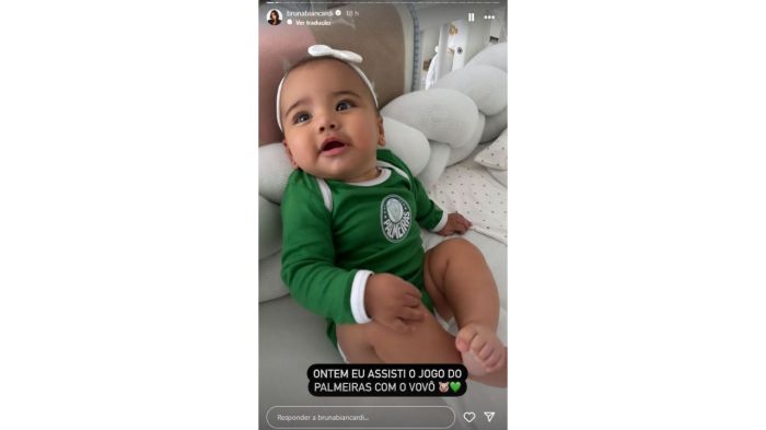 Mavie, filha de Neymar, vestiu a camisa do Palmeiras nesta última sexta-feira (29)