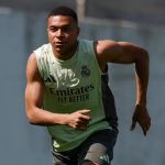 Lesionado há meses, Mbappé viaja à França após insucesso de tratamento do Real Madrid