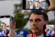 Flávio Bolsonaro lamenta prisão do pai e critica negativa de visita em vídeo