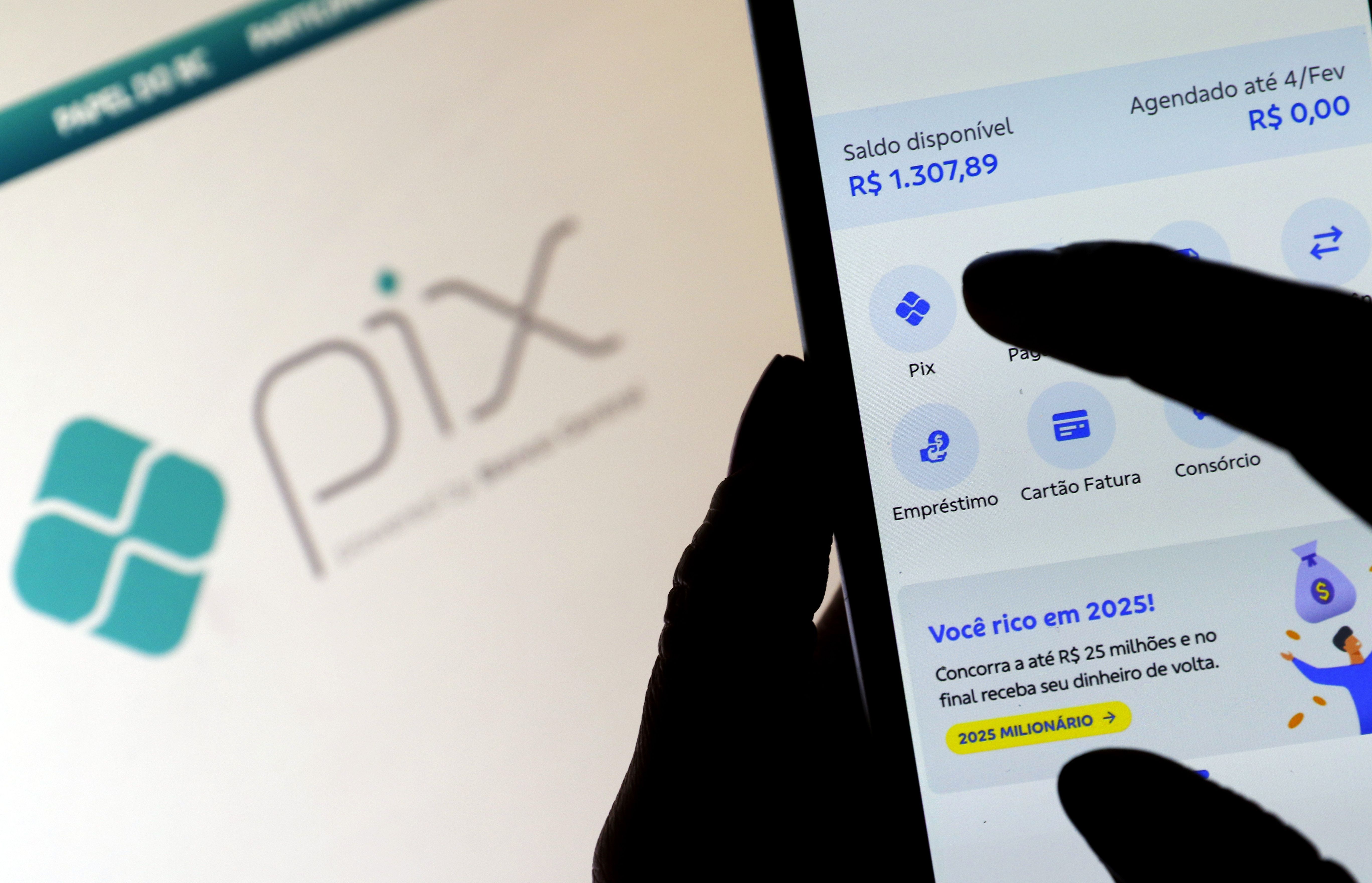 PIX fora do ar: clientes relatam instabilidade no sistema nesta terça (24)