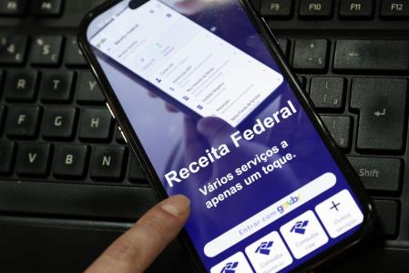 17,4 mil contribuintes precisam ajustar dados