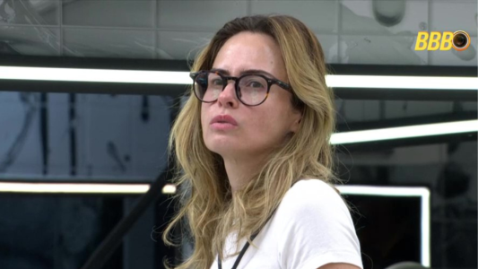 Ana Paula acordou passando mal nesta quarta