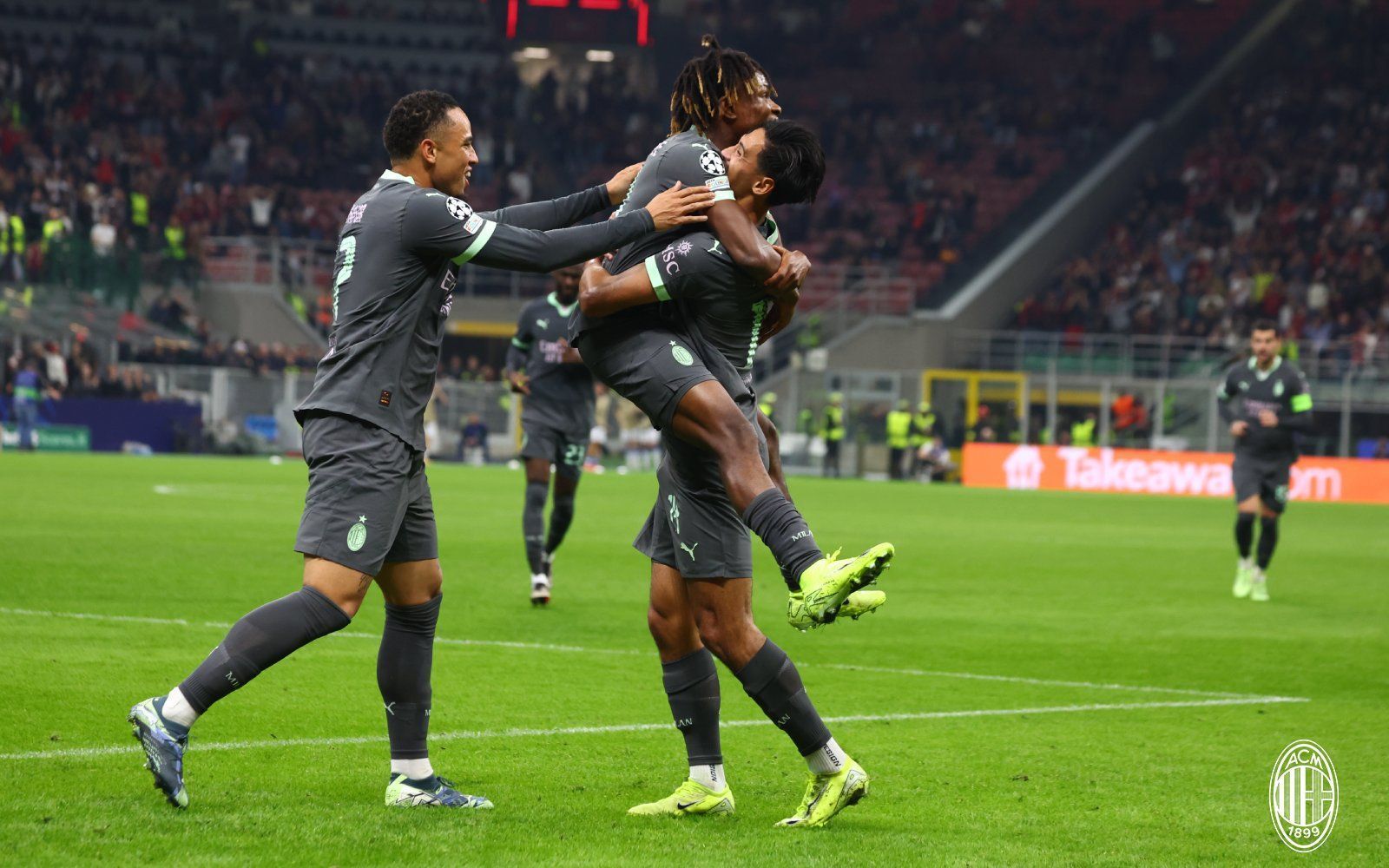 Milan vence o Club Brugge e respira na Champions; Monaco goleia o Estrela Vermelha