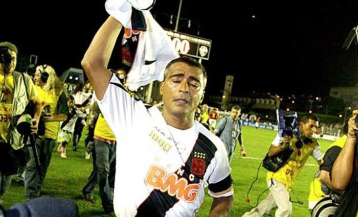 Romário na icônica noite dos mil gols, em São Januário