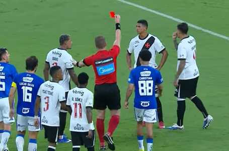 Cauan Barros é expulso em Cruzeiro x Vasco, pelo Campeonato Brasileiro 2026