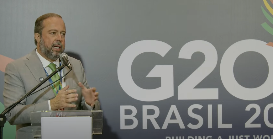 Volta do horário de verão é uma possibilidade real e deve acontecer em novembro, diz ministro