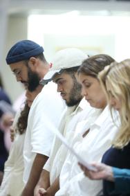 Famosos e família na missa de sétima dia de Preta Gil