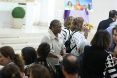 Famosos e família na missa de sétima dia de Preta Gil
