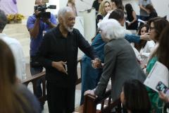 Famosos e família na missa de sétima dia de Preta Gil