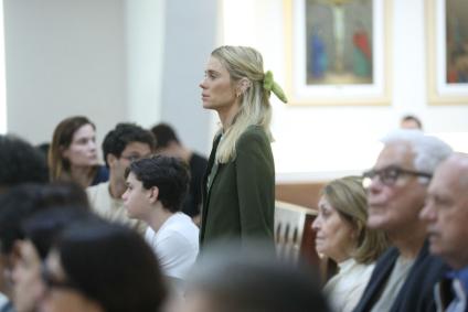 Famosos e família na missa de sétima dia de Preta Gil