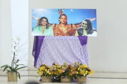 Famosos e família na missa de sétima dia de Preta Gil