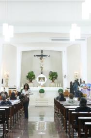 Famosos e família na missa de sétima dia de Preta Gil