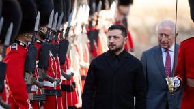 Volodymyr Zelensky e Rei Charles III