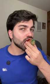 Marcos Souza experimentou o morango do amor de R$ 2 mil
