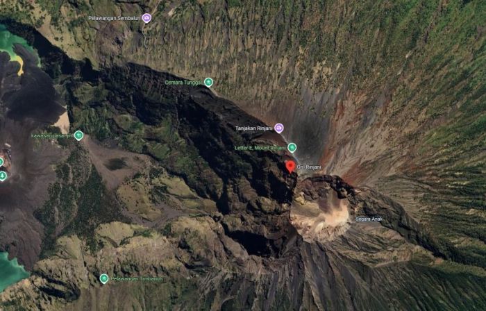 Local mostra onde Juliana Marins caiu, próximo a um vulcão, na Indonésia.