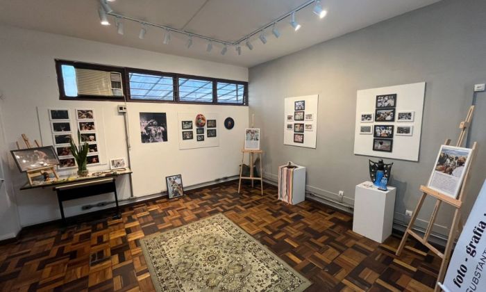 Mostra 'Foto-Gráfia Substantivo Feminino' no Centro Cultural Dnar Rocha 