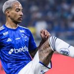 Matheus Pereira exalta retorno do Cruzeiro a semifinal continental: 'Noite especial'
