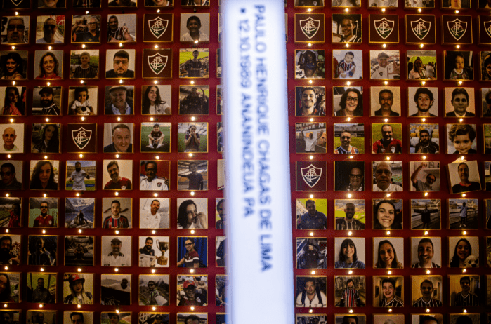 Mural com fotos de torcedores no novo Museu do Fluminense Mural com fotos de torcedores no novo Museu do Fluminense