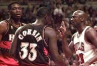 Conheça Dikembe Mutombo, lenda da NBA que desafiou Michael Jordan