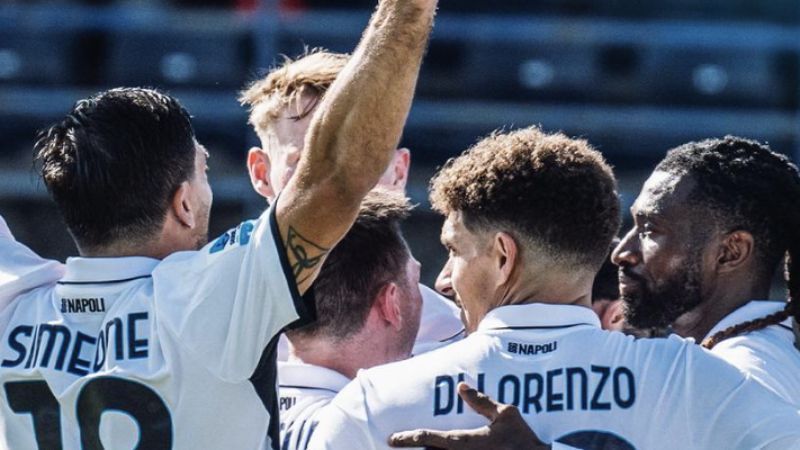 Napoli vence Empoli fora e segue na liderança do Campeonato Italiano