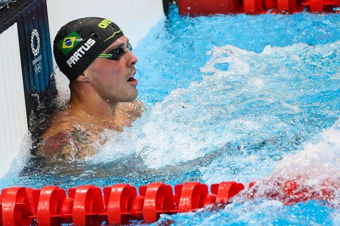Bruno Fratus em competição dos 50 metros livres da natação masculina nos Jogos Olímpicos Tóquio 2020