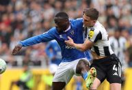 Protocolo antirracismo é acionado em clássico da Premier League