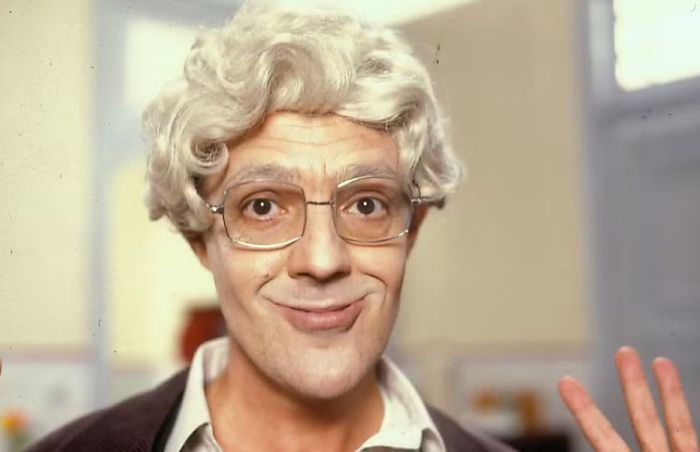 Ney Latorraca como Barbosa, na 