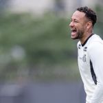 Neymar dá drible desconcertante em treino do Santos e 'provoca' companheiro