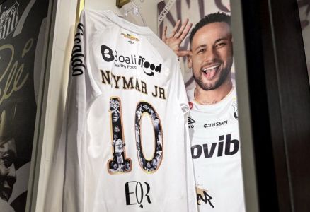 Camisa de Neymar preparada para Santos x Corinthians, pelo Campeonato Brasileiro 2026