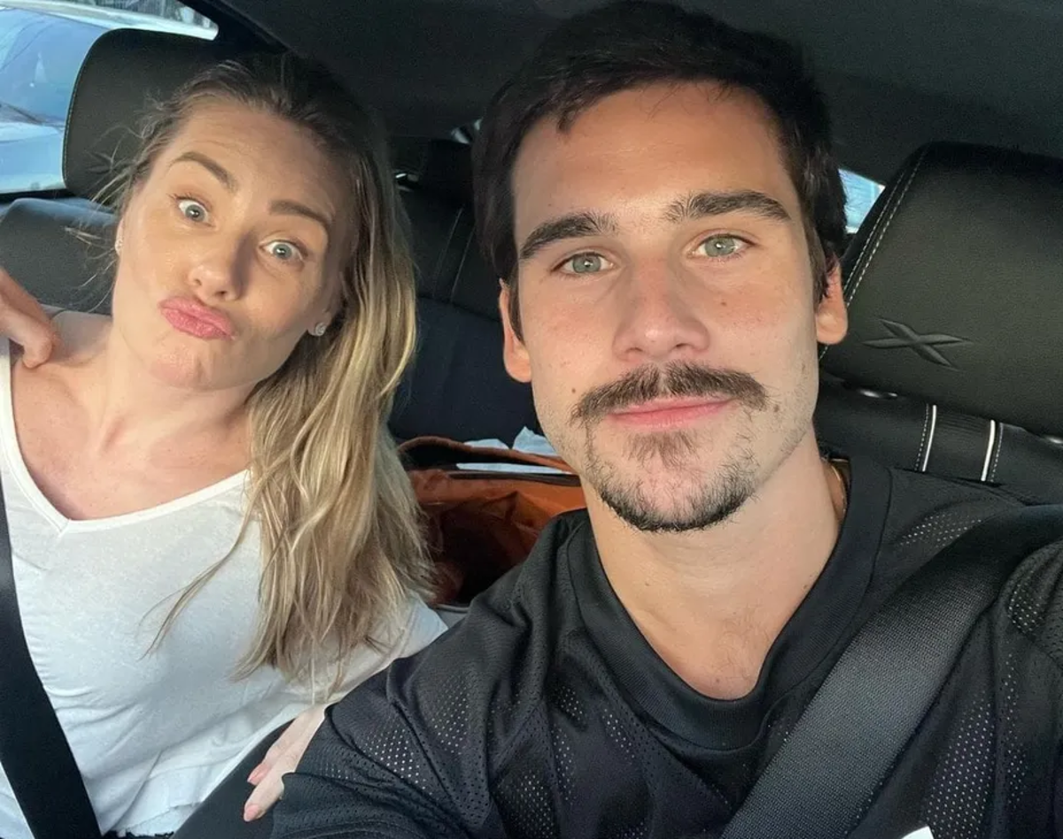 Mãe de Nicolas Prattes conta que recebe mensagens de ódio sobre relacionamento do filho com Sabrina Sato