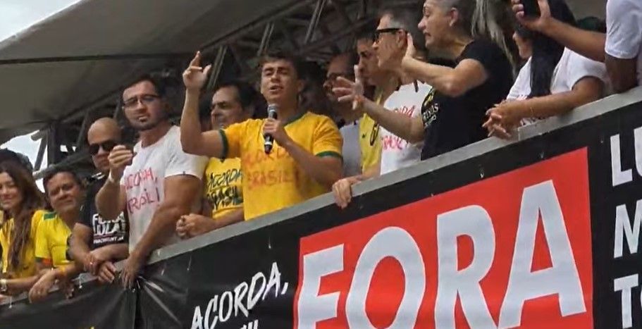 Nikolas Ferreira diz que Moraes e Toffoli deveriam 'pagar por seus crimes'
