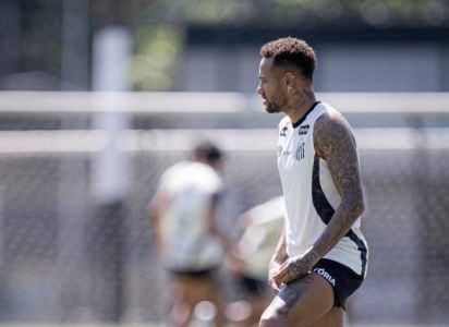 Neymar durante treino pelo Santos em 8 de março de 2026
