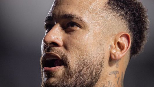 Neymar em ação durante jogo do Santos na temporada 2026