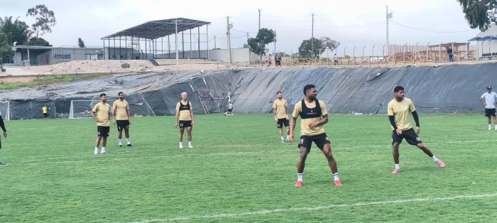 Jogadores finalizaram o treinamento em Montes Claros antes de embarcarem para Patos de Minas Jogadores finalizaram o treinamento em Montes Claros antes de embarcarem para Patos de Minas