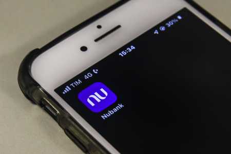 Nubank apresenta instabilidade nesta noite