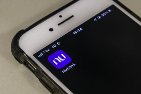 Nubank apresenta instabilidade nesta noite
