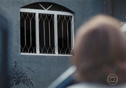 Olhares de Odete Roitman entregam mudança de segredo em Vale Tudo