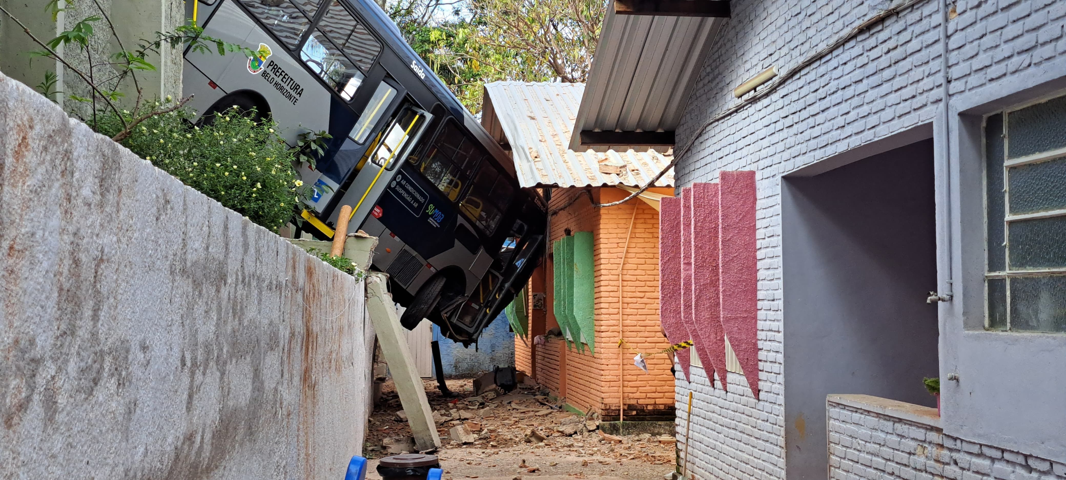Mudança no feriado do dia do servidor evitou tragédia com ônibus em creche: ‘Graças a Deus’