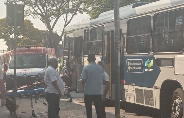 Acidente com ônibus deixa feridos em Venda Nova Acidente com ônibus deixa feridos em Venda Nova