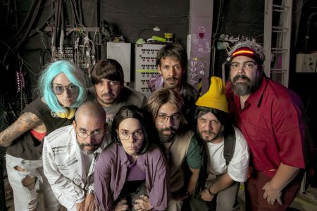 Premiados grupos do nordeste estreiam espetáculo 'CÃO' no CCBB BH