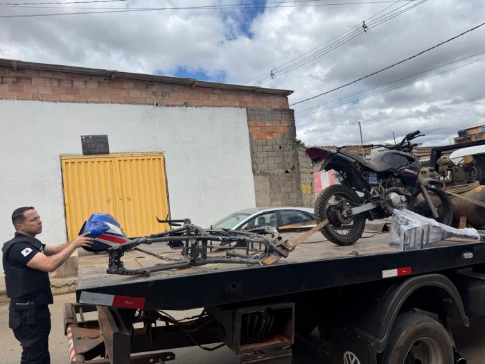 Operação mira grupo especializado em furtos e desmanches de motos na Grande BH Operação mira grupo especializado em furtos e desmanches de motos na Grande BH