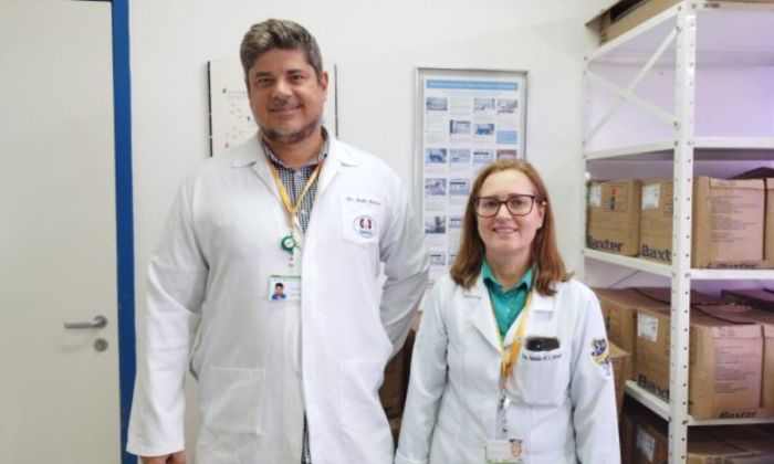 Os nefrologistas André Marassi e Natália Fernandes Foto Comunicação HU-UFJF-Ebserh