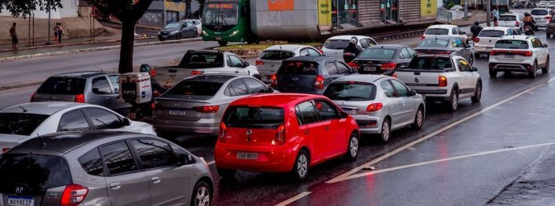 Governo fez uma série de mudanças no processo de emplacamento dos carros no estado