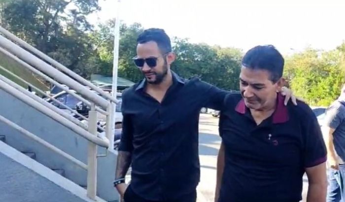 Segundo familiares, assim que ela fez a cirurgia, a jovem teve uma crise de ansiedade. Segundo familiares, assim que ela fez a cirurgia, a jovem teve uma crise de ansiedade.