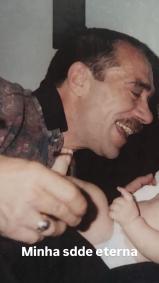 Virginia homenageia o pai e o ex-marido