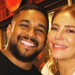 Paolla Oliveira se pronuncia após rumores de romance com mestre Fafá, da Grande Rio