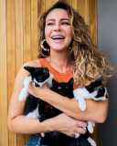 Paolla Oliveira abriu o álbum de fotos com os novos pets