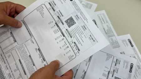 A negociação pode ser feita pelos canais de atendimento da empresa, como o site, aplicativo e postos presenciais.
